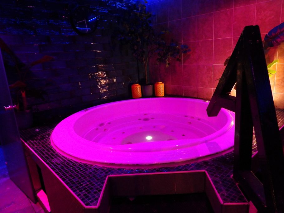 Jacuzzi